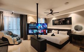 Luxury Couple Suites L Free Netflix L Massage Chair L Bathtub L Wifi 200Mbps L Town Area Bali Residence